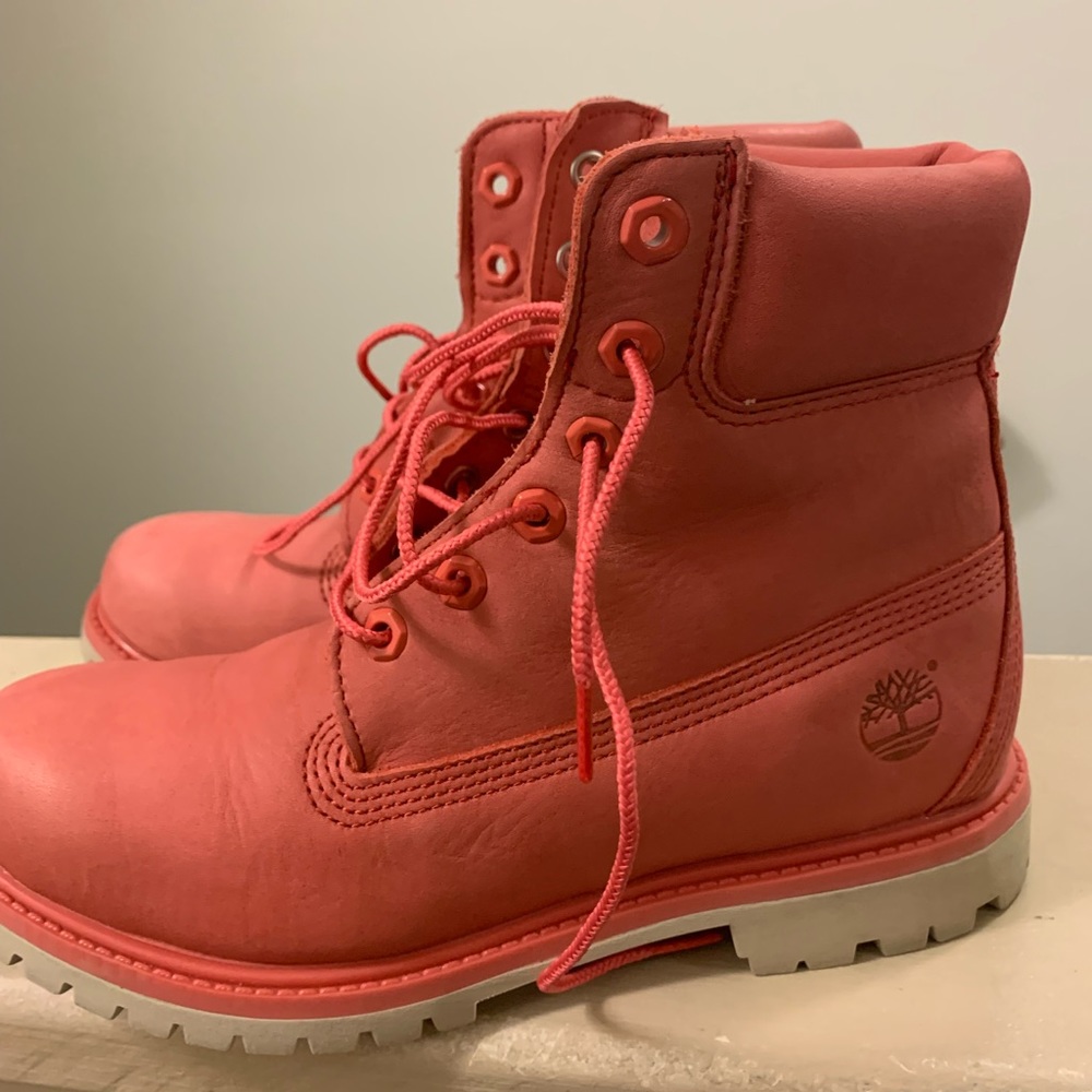 Women’s Timberland boots pink only worn once